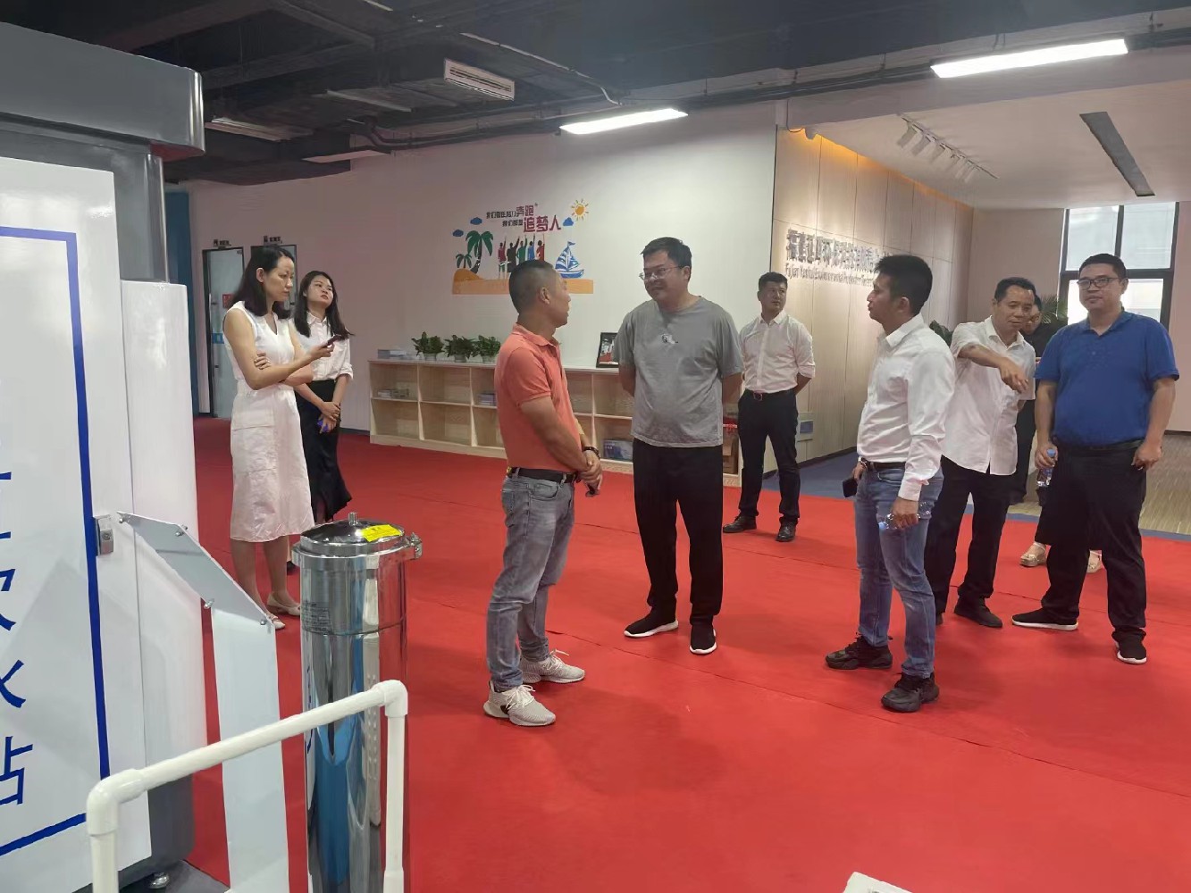 福清市委书记叶仁佑（左四）来我公司参观并指导工作